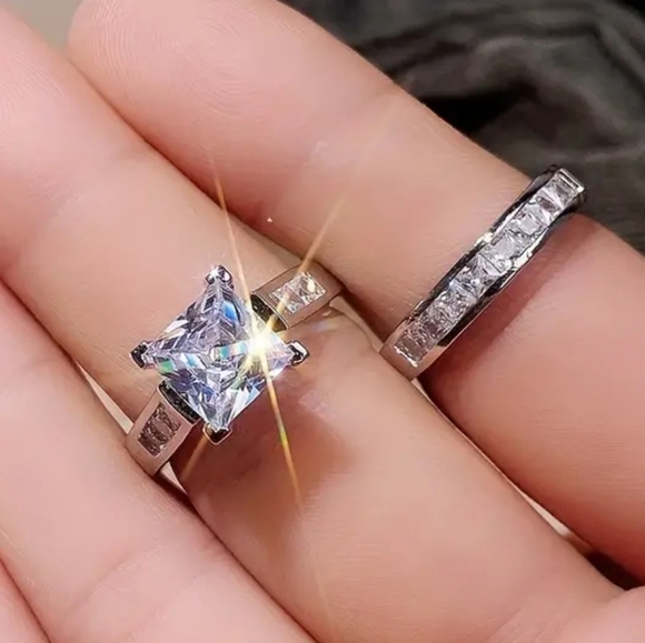 NEW Cubic Zirconia Engagement Set - Picture 3 of 3